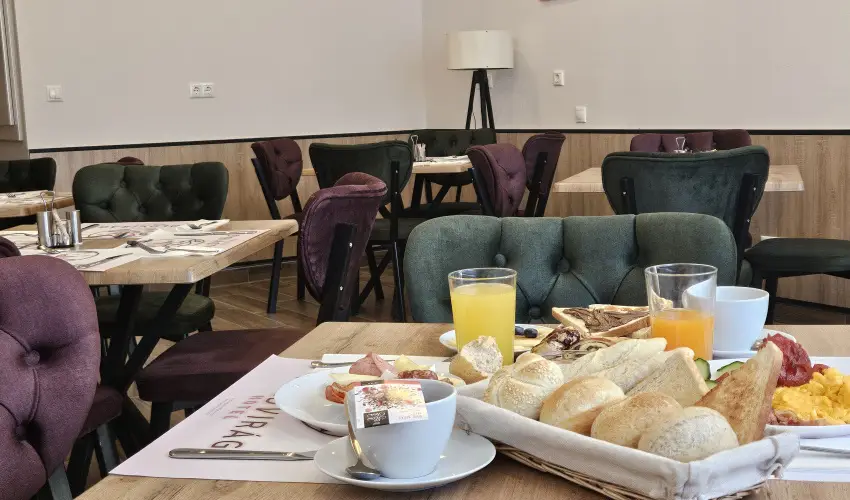 Holdvirg Hotel Srvr - Mjus 1. - teljes elrefizetssel