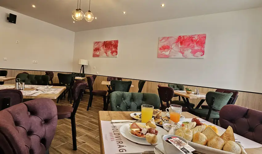 Holdvirg Hotel Srvr - Mjus 1. - teljes elrefizetssel