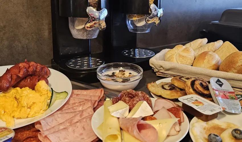 Holdvirg Hotel Srvr - Mjus 1. - teljes elrefizetssel