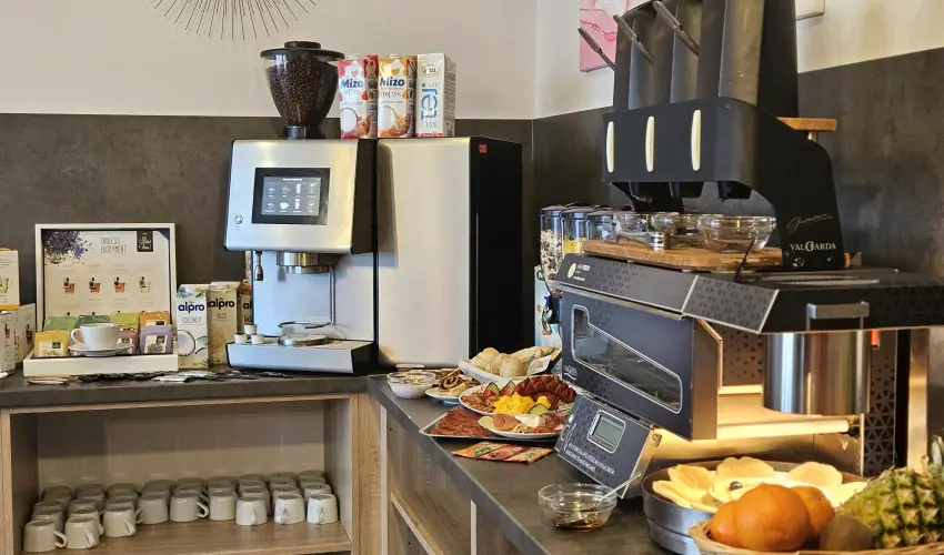 Holdvirg Hotel Srvr - Mjus 1. - teljes elrefizetssel