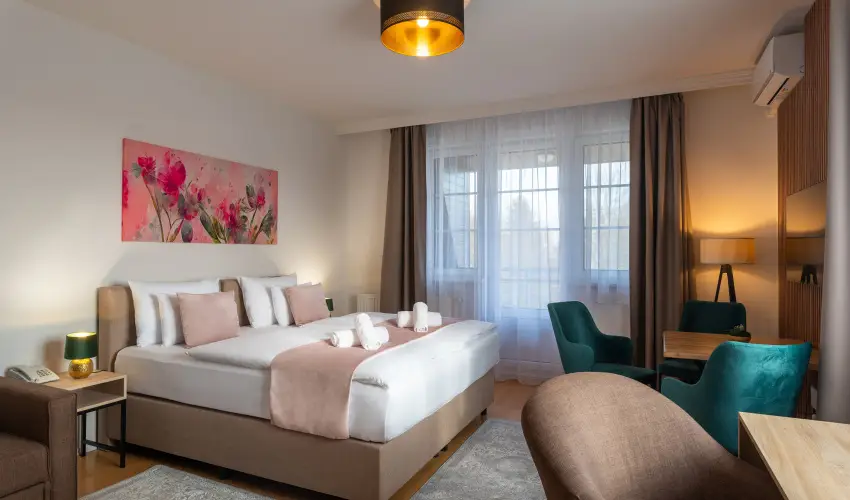 Holdvirg Hotel Srvr - Mjus 1. - teljes elrefizetssel