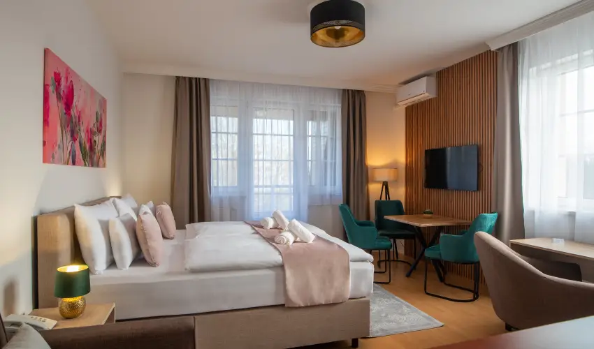 Holdvirg Hotel Srvr - Mjus 1. - teljes elrefizetssel