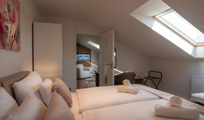 Holdvirg Hotel Srvr - Mjus 1. - teljes elrefizetssel