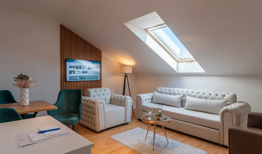 Holdvirg Hotel Srvr - Mjus 1. - teljes elrefizetssel