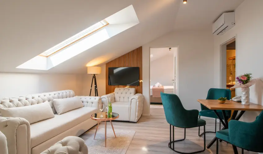 Holdvirg Hotel Srvr - Mjus 1. - teljes elrefizetssel