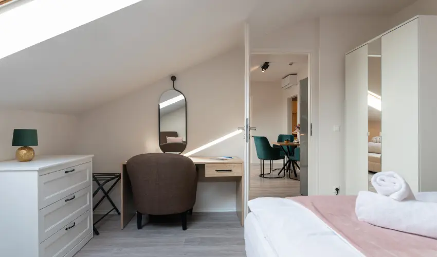 Holdvirg Hotel Srvr - Mjus 1. - teljes elrefizetssel