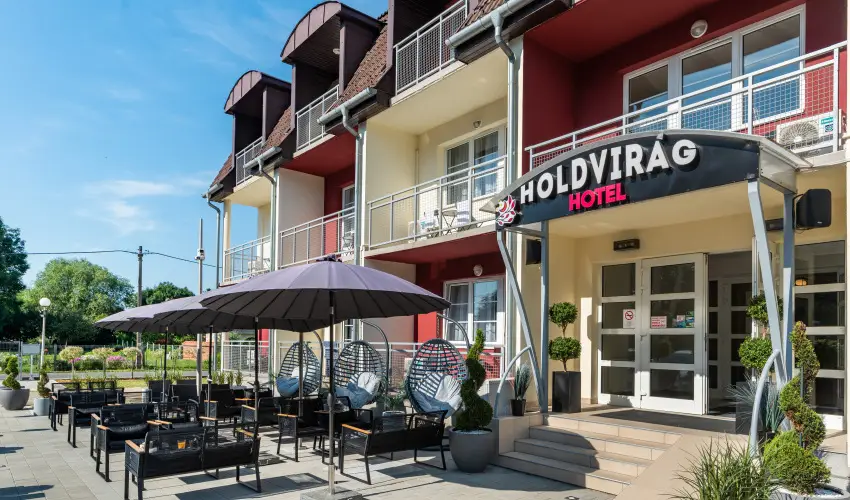 Holdvirg Hotel Srvr - Mjus 1. - teljes elrefizetssel
