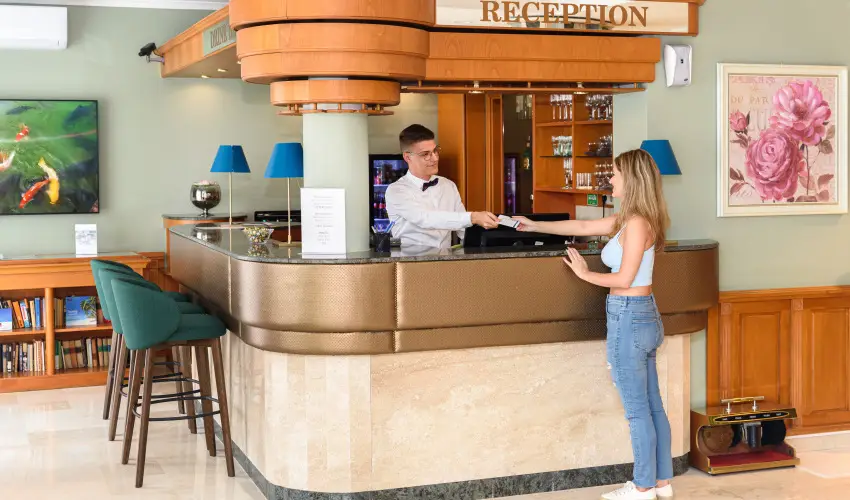 Holiday Club Apartman Hotel Hvz Hvz - Mjus 1. (min. 2 j)