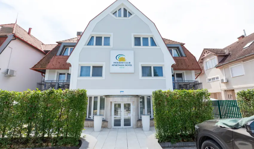 Holiday Club Apartman Hotel H�v�z H�v�z - M�jus 1. (min. 2 �j)