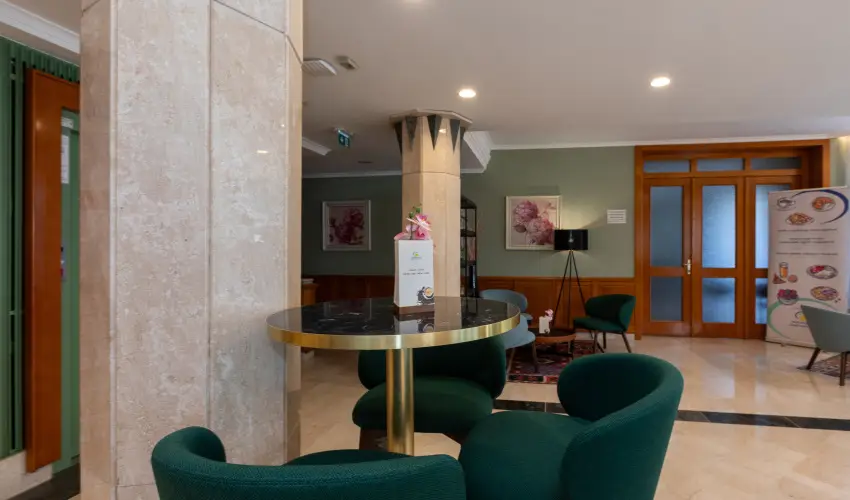Holiday Club Apartman Hotel H�v�z H�v�z - M�jus 1. (min. 2 �j)