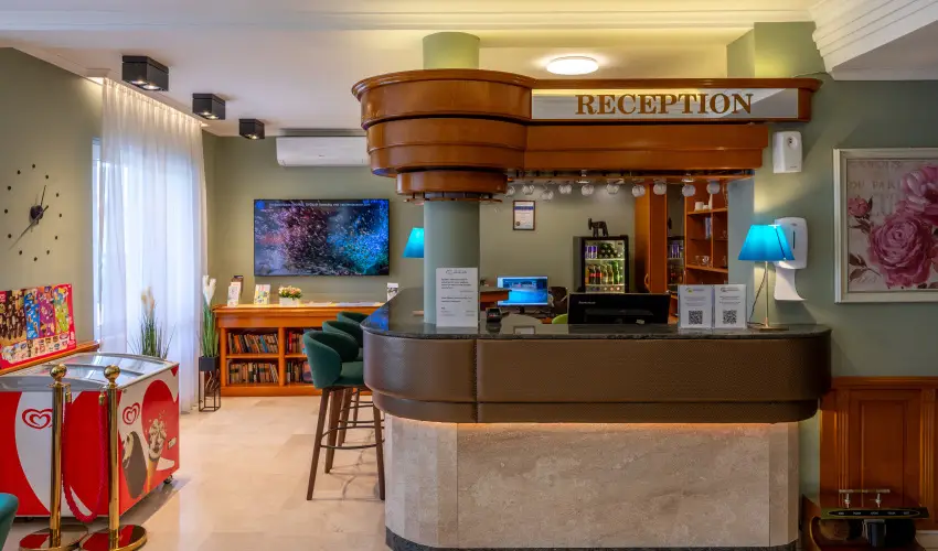 Holiday Club Apartman Hotel H�v�z H�v�z - M�jus 1. (min. 2 �j)