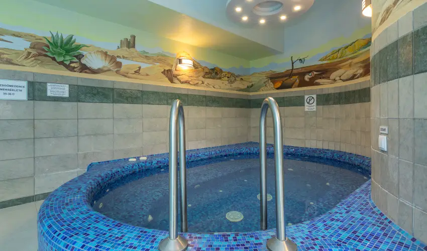 Holiday Club Apartman Hotel H�v�z H�v�z - M�jus 1. (min. 2 �j)