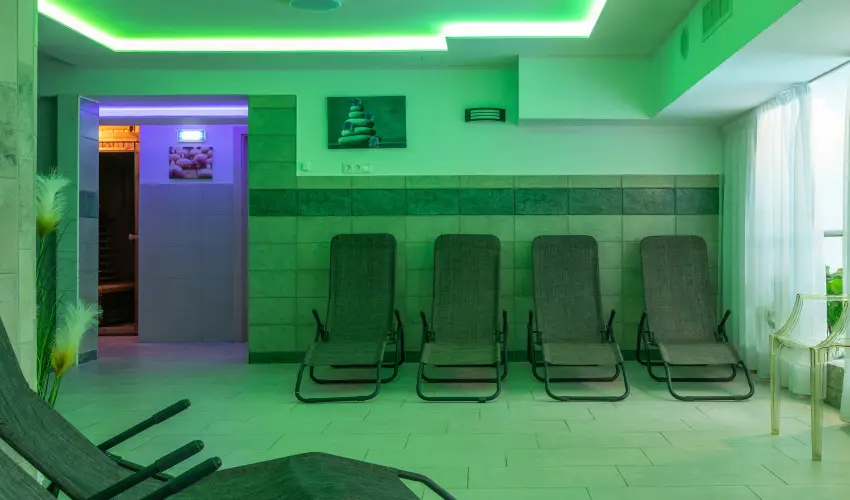 Holiday Club Apartman Hotel H�v�z H�v�z - M�jus 1. (min. 2 �j)