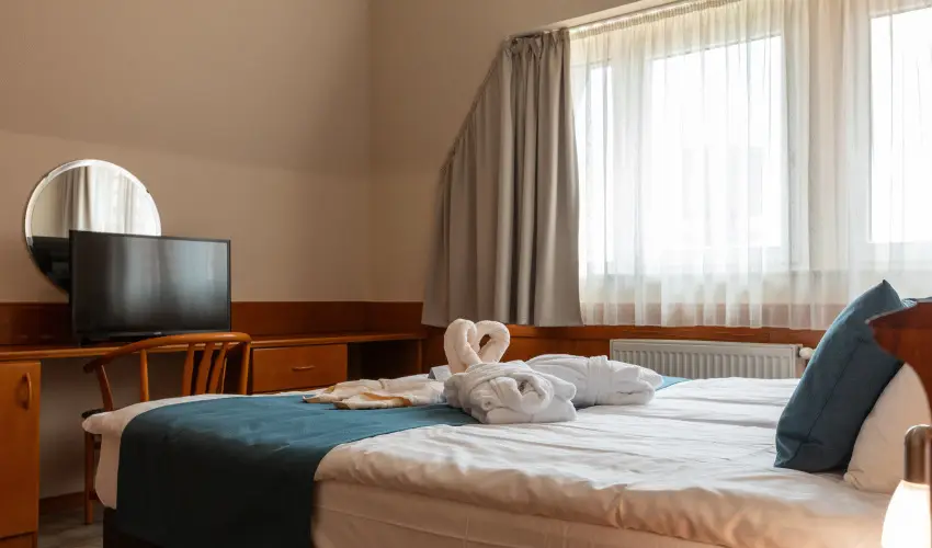 Holiday Club Apartman Hotel H�v�z H�v�z - M�jus 1. (min. 2 �j)