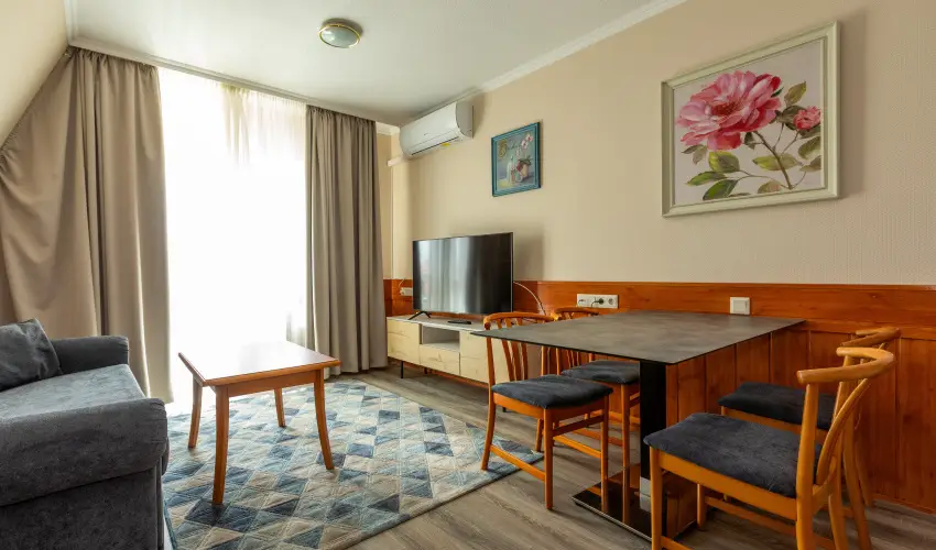 Holiday Club Apartman Hotel H�v�z H�v�z - M�jus 1. (min. 2 �j)
