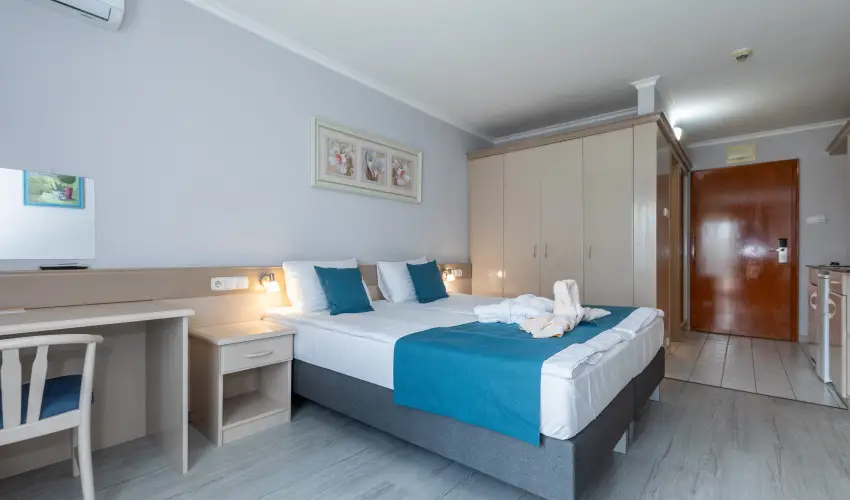 Holiday Club Apartman Hotel H�v�z H�v�z - M�jus 1. (min. 2 �j)