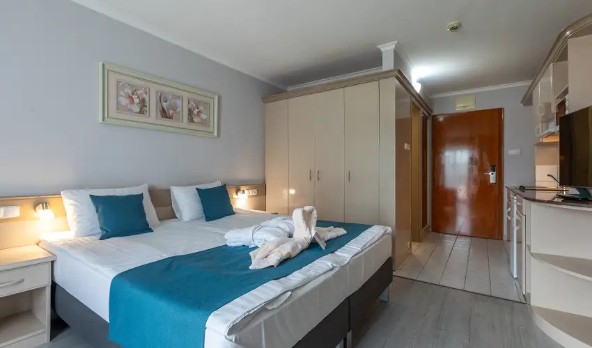 Holiday Club Apartman Hotel H�v�z H�v�z - M�jus 1. (min. 2 �j)