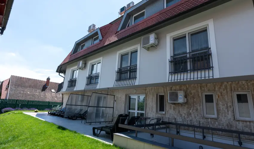 Holiday Club Apartman Hotel H�v�z H�v�z - M�jus 1. (min. 2 �j)