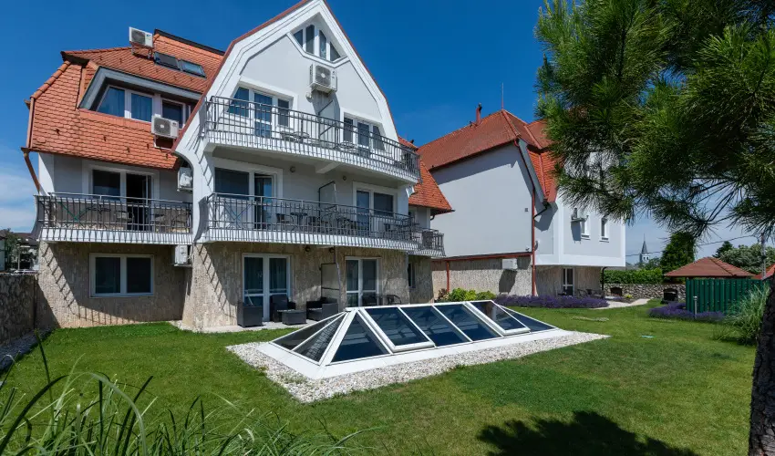 Holiday Club Apartman Hotel H�v�z H�v�z - M�jus 1. (min. 2 �j)
