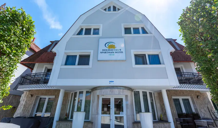 Holiday Club Apartman Hotel H�v�z H�v�z - M�jus 1. (min. 2 �j)