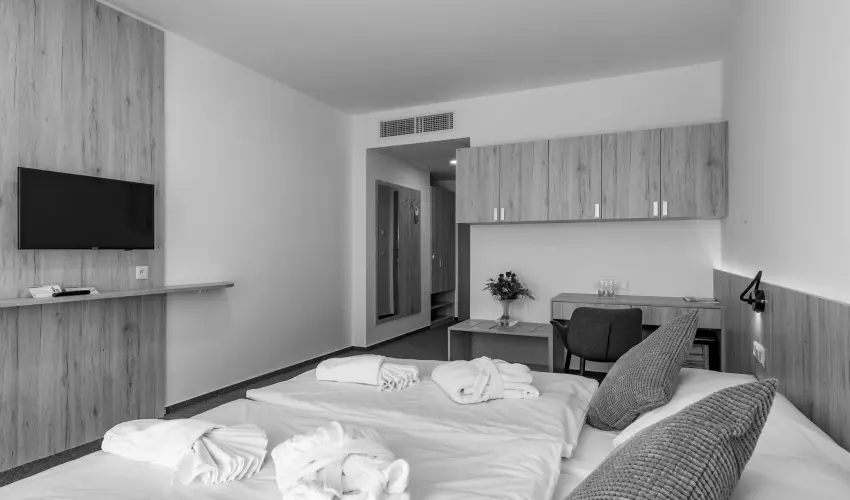 Akadmia Hotel Balatonfred - Mjus 1. (min. 2 j)