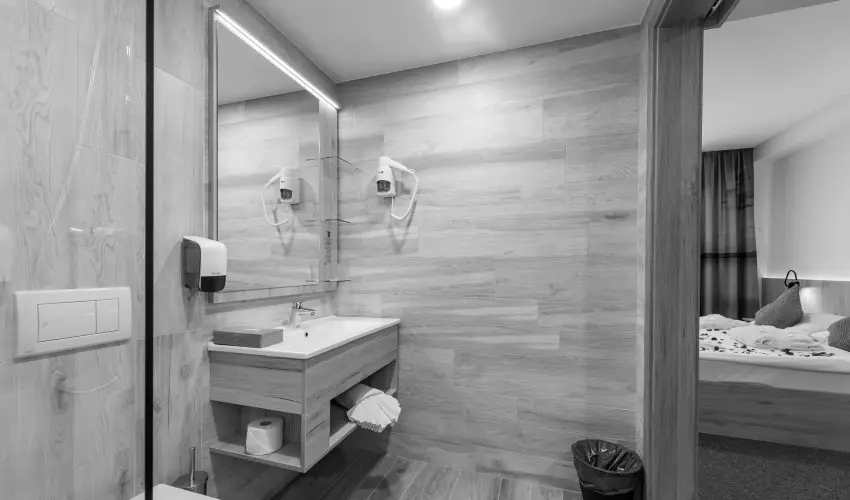 Akadmia Hotel Balatonfred - Mjus 1. (min. 2 j)