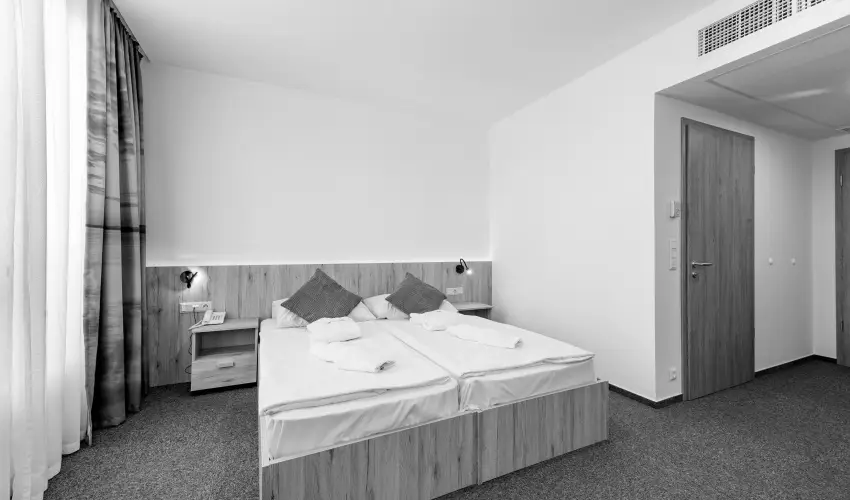 Akadmia Hotel Balatonfred - Mjus 1. (min. 2 j)