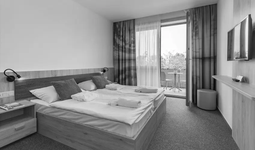 Akadmia Hotel Balatonfred - Mjus 1. (min. 2 j)