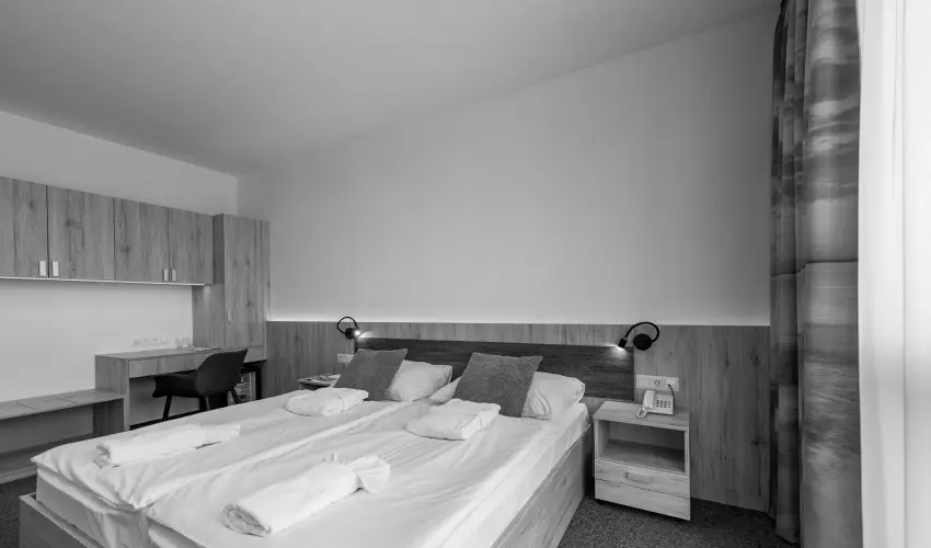 Akadmia Hotel Balatonfred - Mjus 1. (min. 2 j)