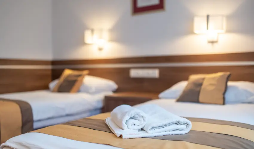 Hotel rpd Tatabnya - Mjus 1.