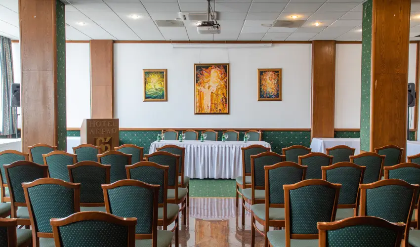 Hotel rpd Tatabnya - Mjus 1.