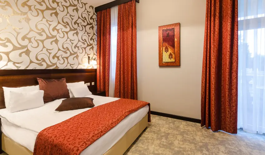 Hotel Aurum Hajdszoboszl - Mjus 1. (min. 2 j)