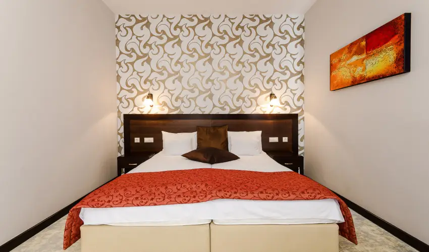 Hotel Aurum Hajdszoboszl - Mjus 1. (min. 2 j)