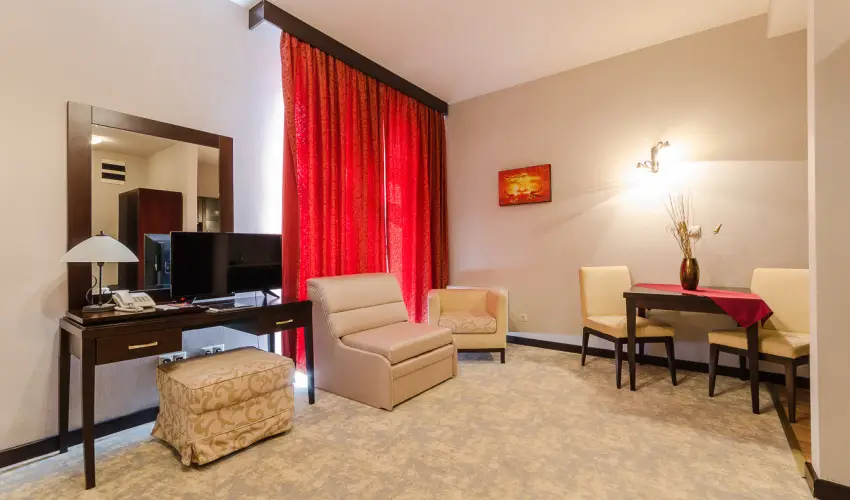 Hotel Aurum Hajdszoboszl - Mjus 1. (min. 2 j)