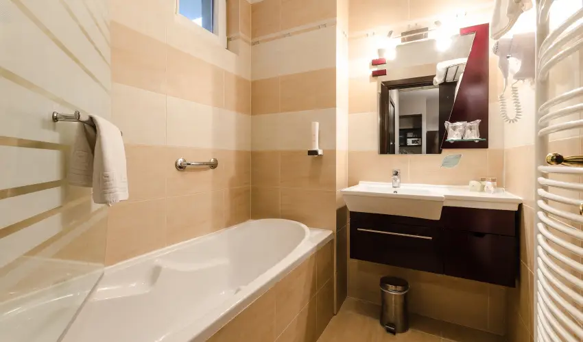 Hotel Aurum Hajdszoboszl - Mjus 1. (min. 2 j)