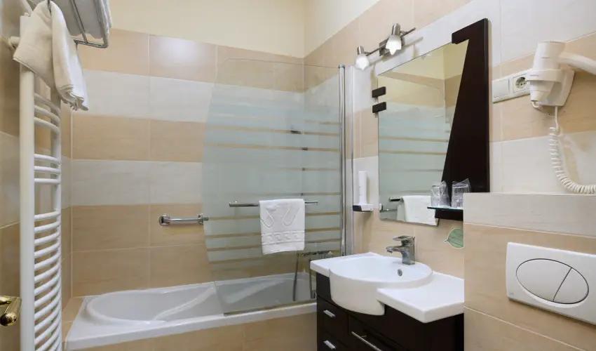 Hotel Aurum Hajdszoboszl - Mjus 1. (min. 2 j)