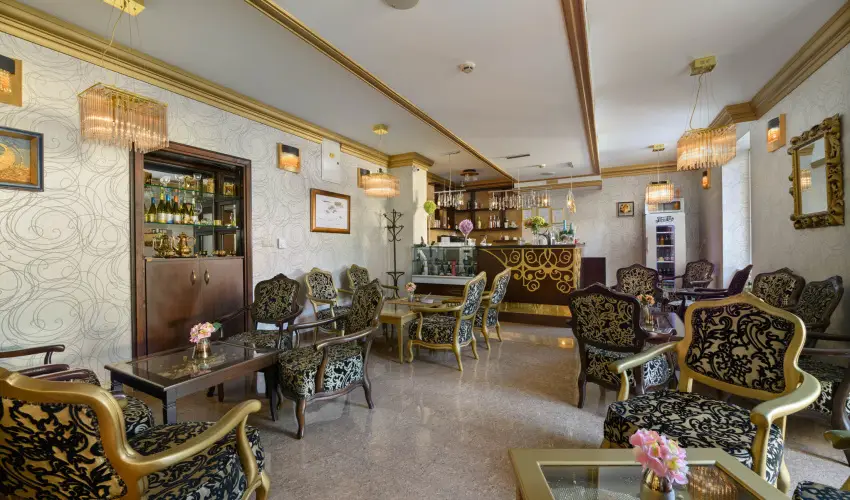 Hotel Aurum Hajdszoboszl - Mjus 1. (min. 2 j)