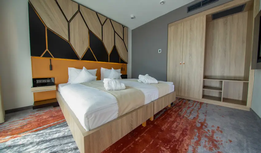 Avar Hotel Mtrafred - Mjus 1. 