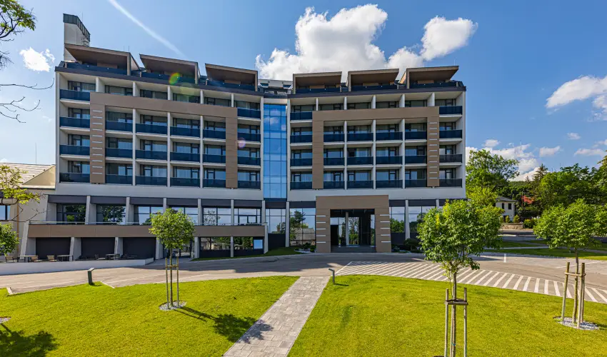 Avar Hotel Mtrafred - Mjus 1. 