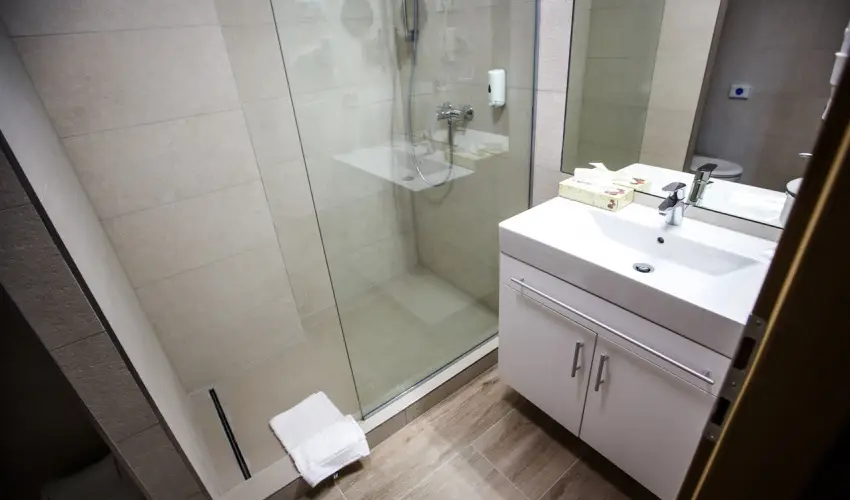 Hotel Bassiana Srvr - Mjus 1. (min. 3 j)