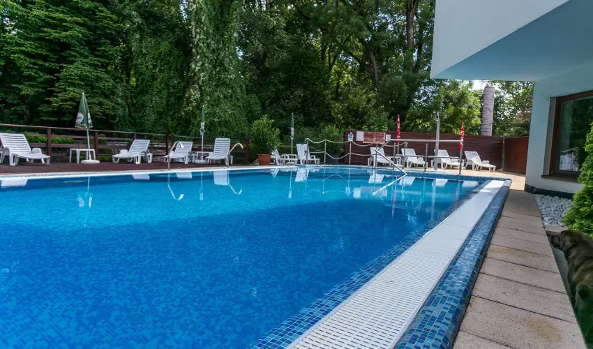 Hotel Bassiana Srvr - Mjus 1. (min. 3 j)