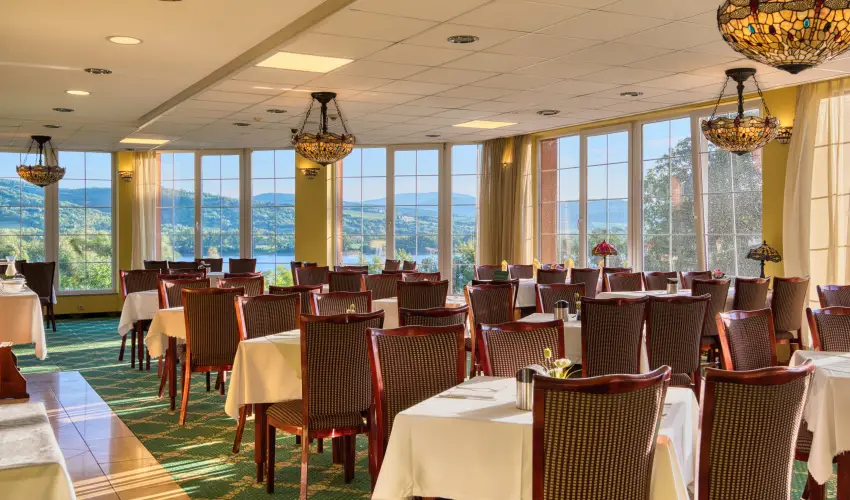 Hotel Bellevue Esztergom - M�jus 1.