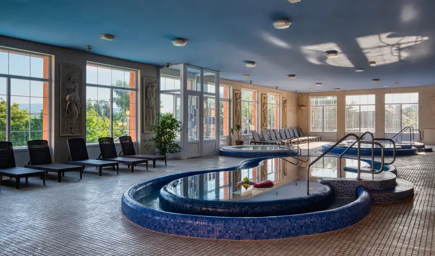 Hotel Bellevue Esztergom - M�jus 1.