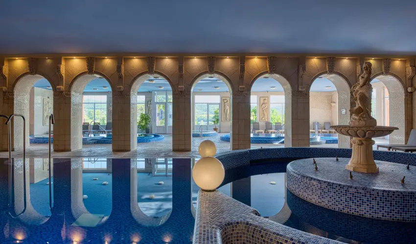 Hotel Bellevue Esztergom - M�jus 1.