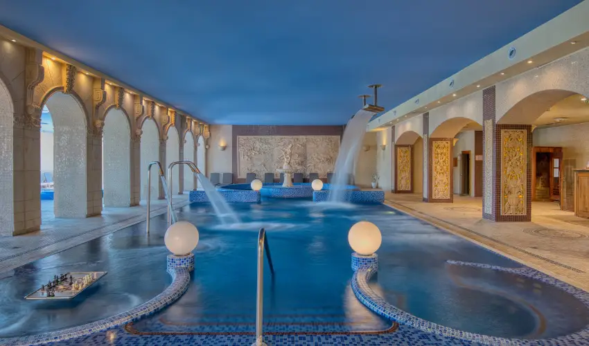 Hotel Bellevue Esztergom - M�jus 1.