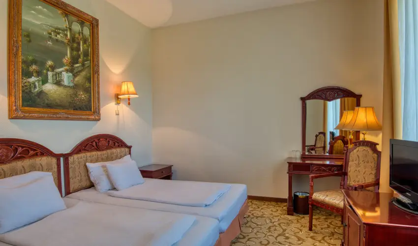 Hotel Bellevue Esztergom - M�jus 1.