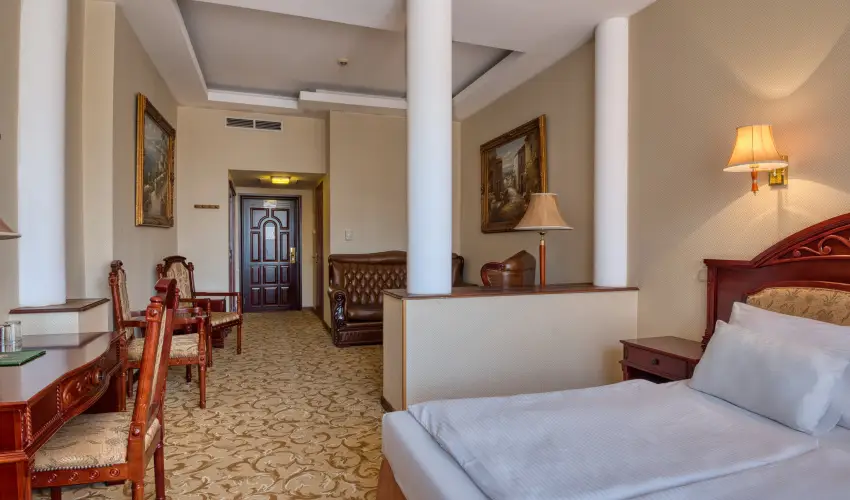 Hotel Bellevue Esztergom - M�jus 1.