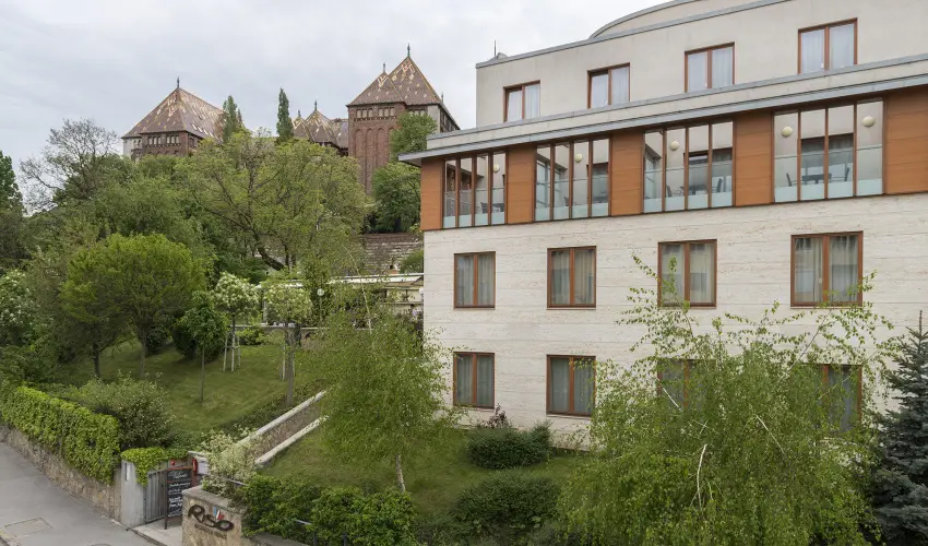 Hotel Castle Garden Budapest - Mjus 1. (min. 2 j)