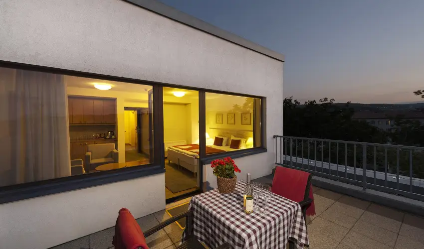 Hotel Castle Garden Budapest - Mjus 1. (min. 2 j)