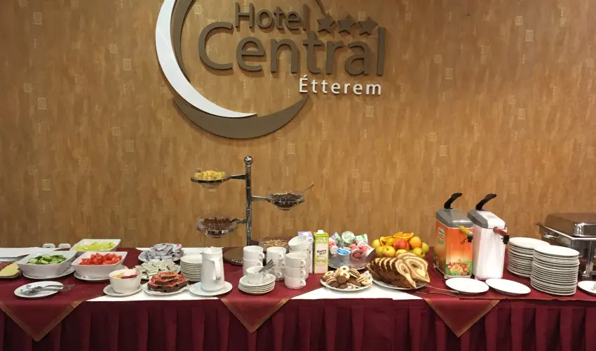 Hotel Centr�l Nagykanizsa - M�jus 1.